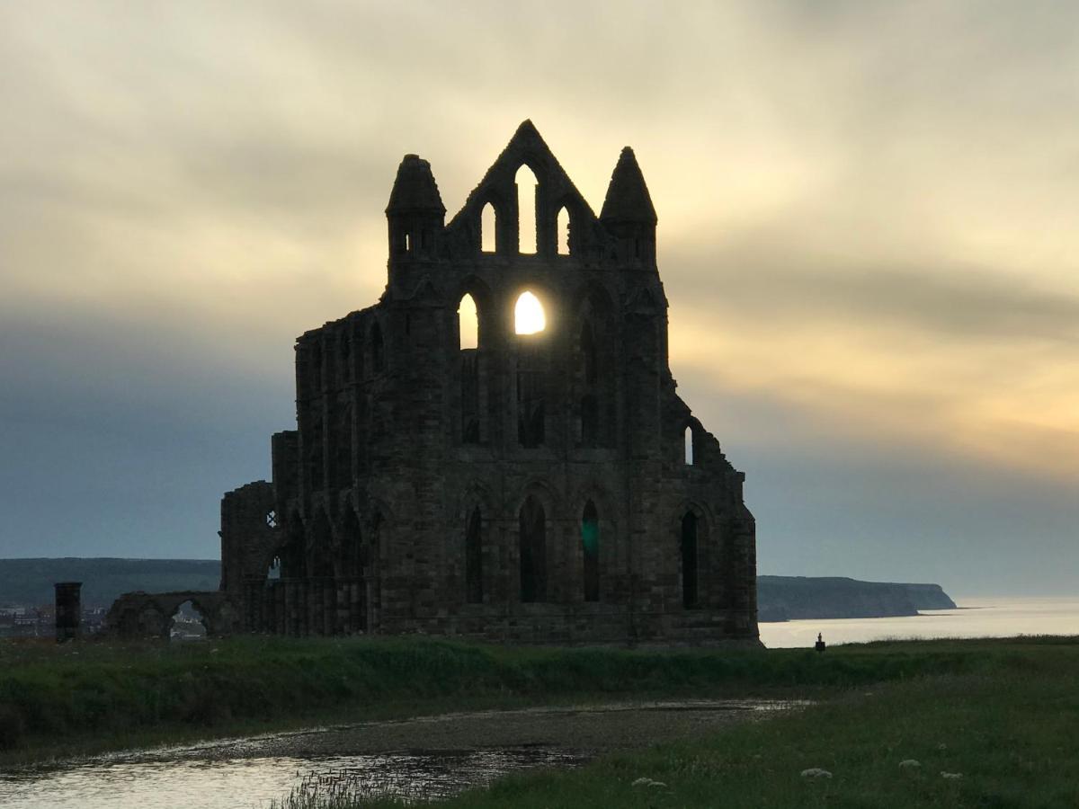 Low Tide Уитби Экстерьер фото